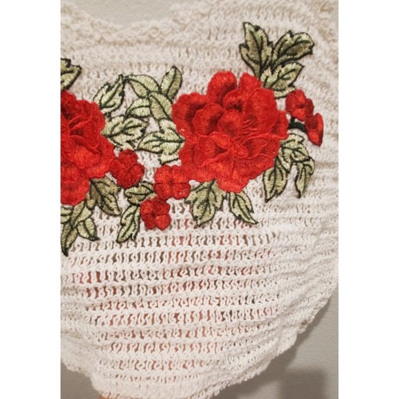 ILLA ILLA Floral Embroidered White Crop Top - Picture 2 of 4